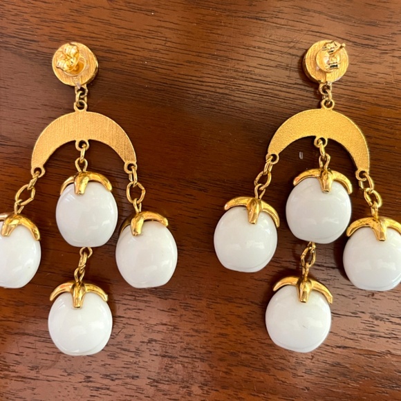 Vintage Crown Trifari Chandeleir Earrings - Picture 5 of 6